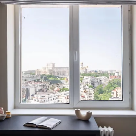 Views! Of The Palaces, 2br Stunner Apartament *