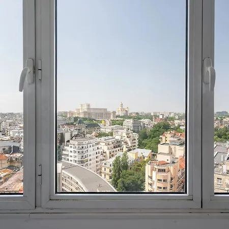 Views! Of The Palaces, 2br Stunner דירה