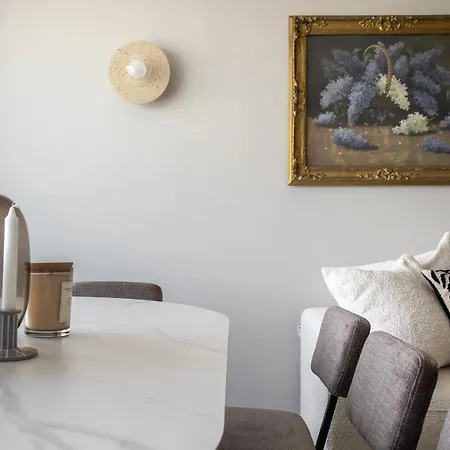 Views! Of The Palaces, 2br Stunner Апартаменты Бухарест