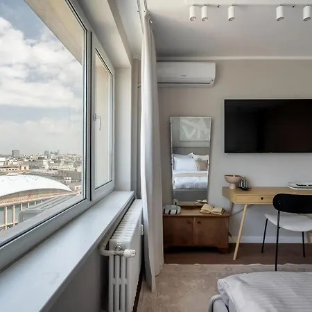 דירה Views! Of The Palaces, 2br Stunner בוקרשט