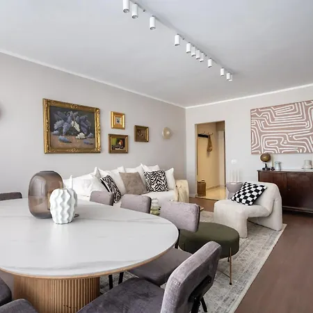 Views! Of The Palaces, 2br Stunner Apartamento Bucarest