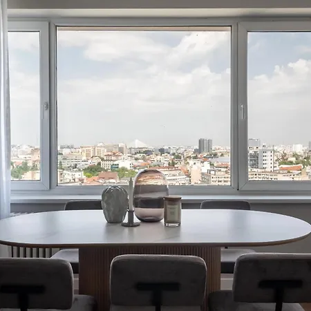 Views! Of The Palaces, 2br Stunner Bucarest