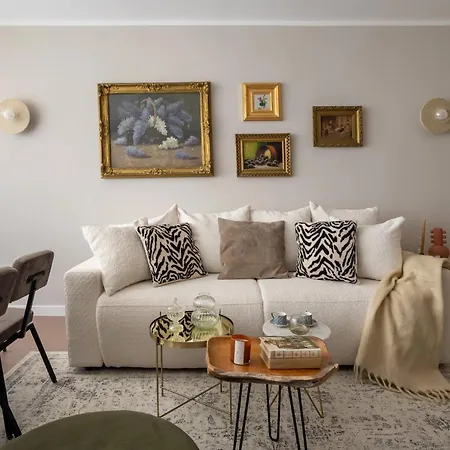 Views! Of The Palaces, 2br Stunner شقة *