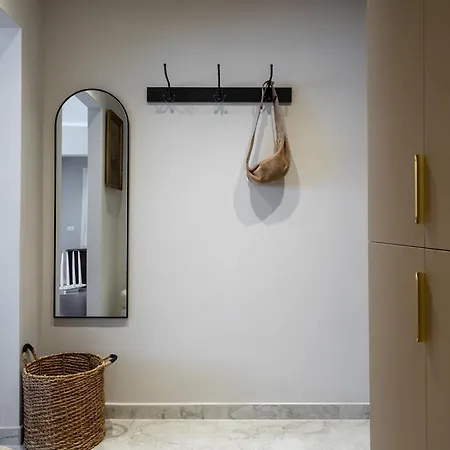 Views! Of The Palaces, 2br Stunner * Bucarest