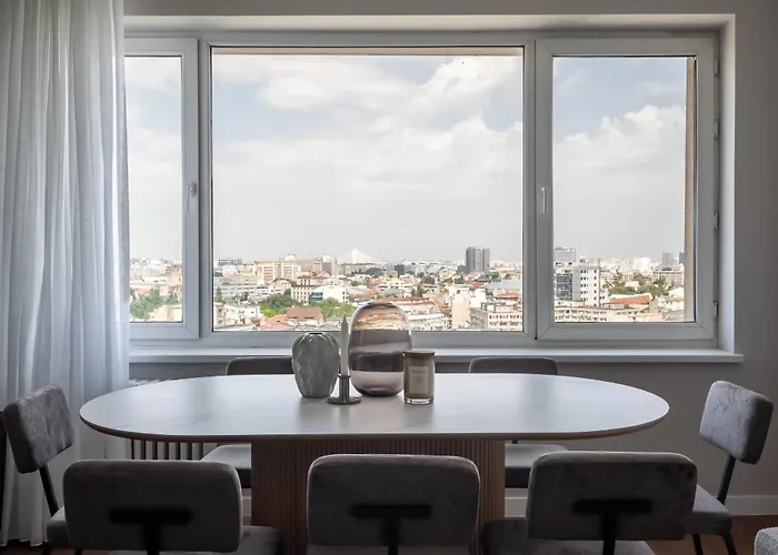 Views! Of The Palaces, 2br Stunner ブカレスト