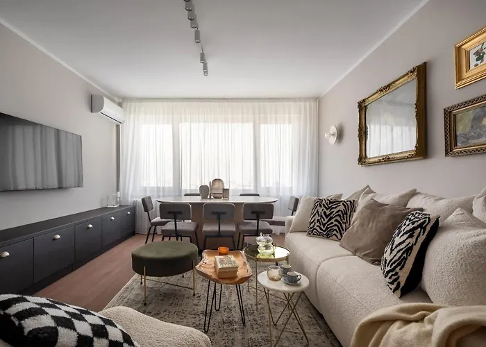 شقة Views! Of The Palaces, 2br Stunner