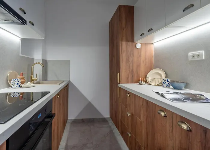 Views! Of The Palaces, 2br Stunner Апартаменты Бухарест