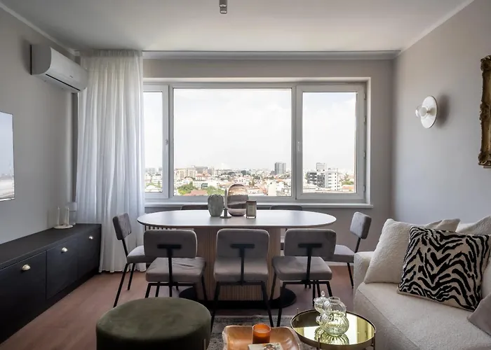 شقة Views! Of The Palaces, 2br Stunner بوخارست