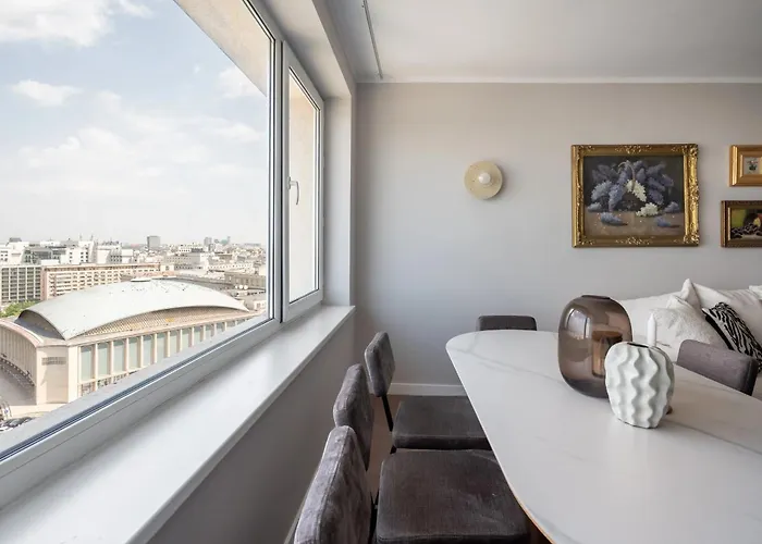 アパート Views! Of The Palaces, 2br Stunner ブカレスト