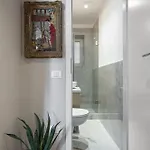Views! Of The Palaces, 2br Stunner Apartament