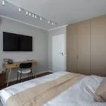 Views! Of The Palaces, 2br Stunner Apartament *