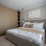 Views! Of The Palaces, 2br Stunner Apartament