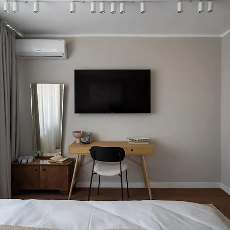 Daire Views Of The Palaces 2br Stunner Bükreş