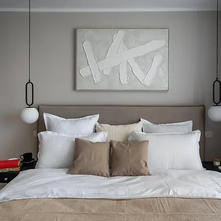 Views! Of The Palaces, 2br Stunner * Bukarest