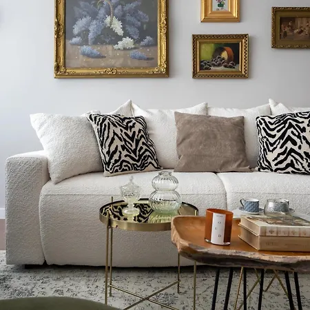 Views Of The Palaces 2br Stunner Daire