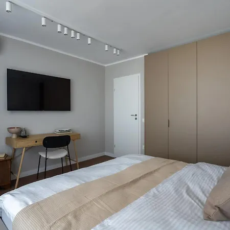 Views! Of The Palaces, 2br Stunner Lägenhet *