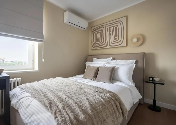 Views! Of The Palaces, 2br Stunner Bucareste