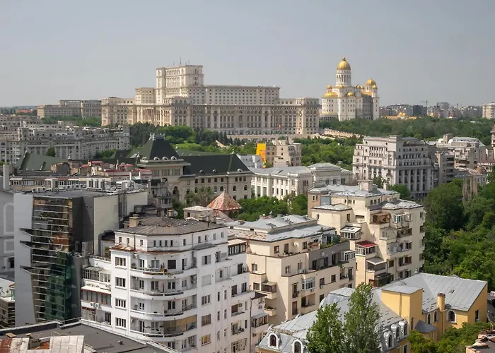 Views! Of The Palaces, 2br Stunner *