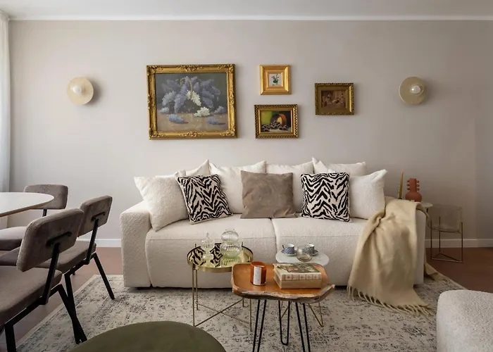 Views! Of The Palaces, 2br Stunner Apartamento *